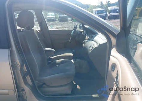 2002 Ford Focus Se из США, поврежденный, VIN 1FAFP34P72W329783